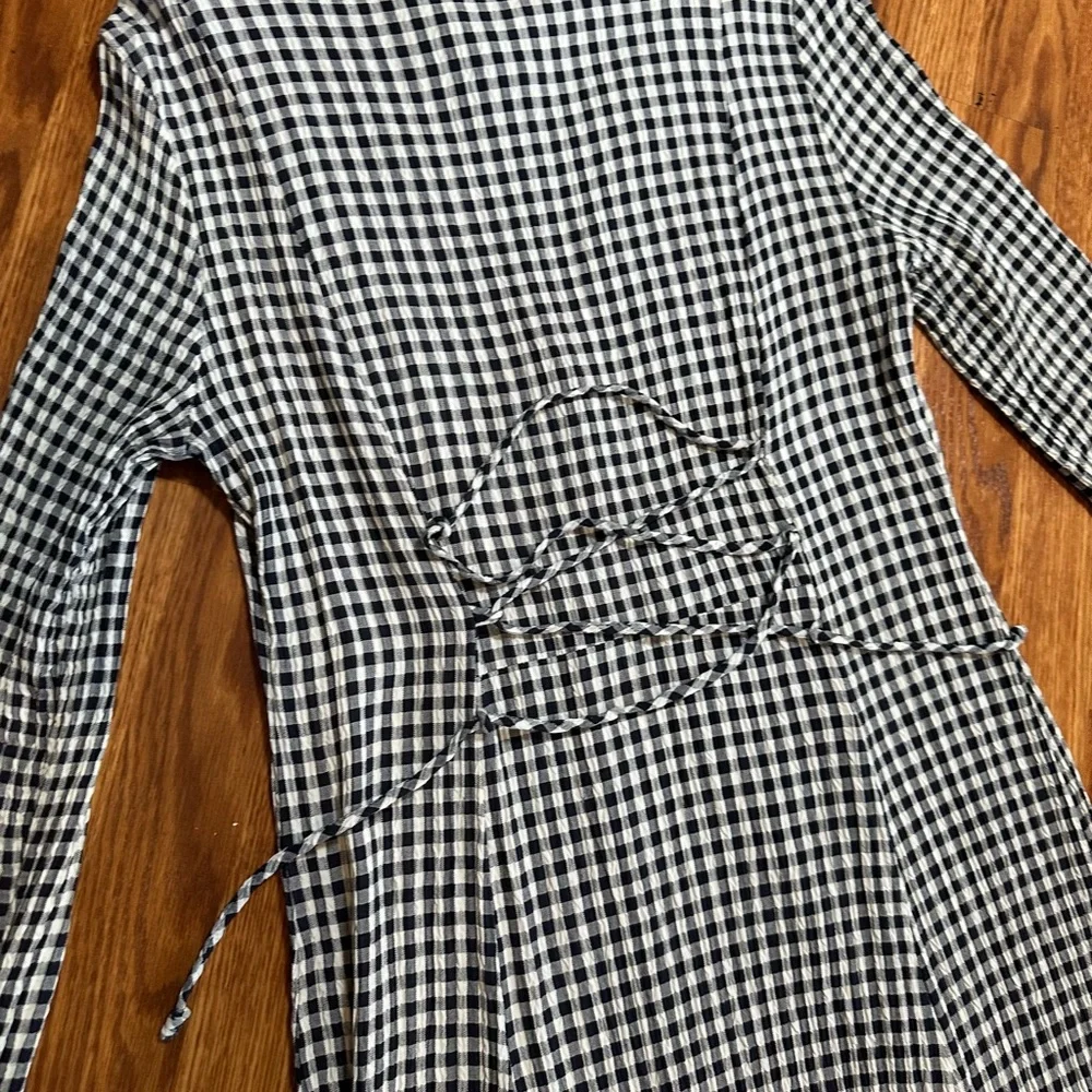 Elegant Navy and White Checkered Midi Dress - Picture 8 of 10